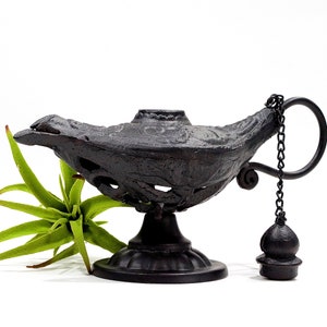 VINTAGE: Candle Holder Cast Iron and Metal Magic Lamp Shape Home Decor SKU 23-D-00031926 afbeelding 3