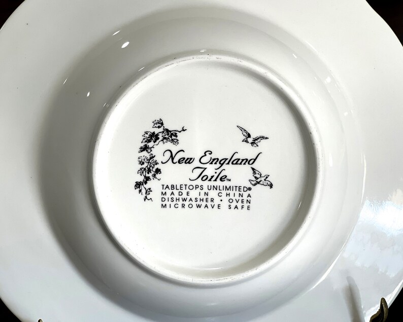 VINTAGE: New England Toile Rimed 9 1/4 Soup Bowl Tabletops Unlimited Replacement, Collecting SKU 36-D-00035188 image 4