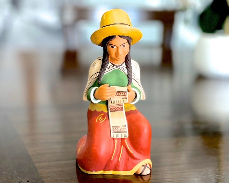 VINTAGE: 7.25 Authentic PERUVIAN Handmade Clay Pottery Native Peruvian Woman Nativity Mary Nativity Figurine SKU 00035150 image 1
