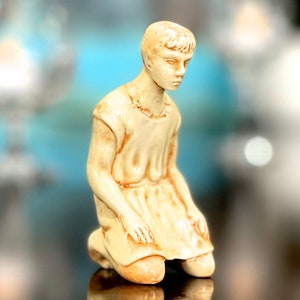 VINTAGE: Ceramic Hand Painted Figurine Boy Kneeling Figurine Christmas Decor Nativity SKU 15-B2-00010271 image 1