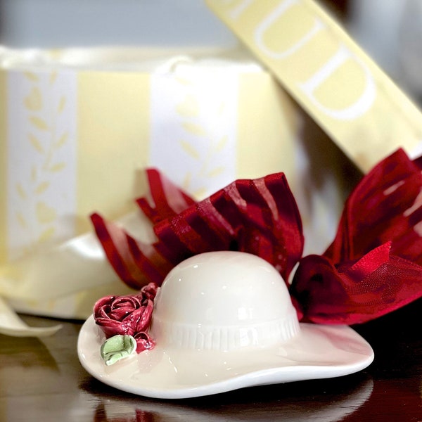 VINTAGE: 1999 - Mud Pie Hat Ornament w Burgundy Ribbon in Original Box - #20627 - Collectable - SKU 29-B-00035239