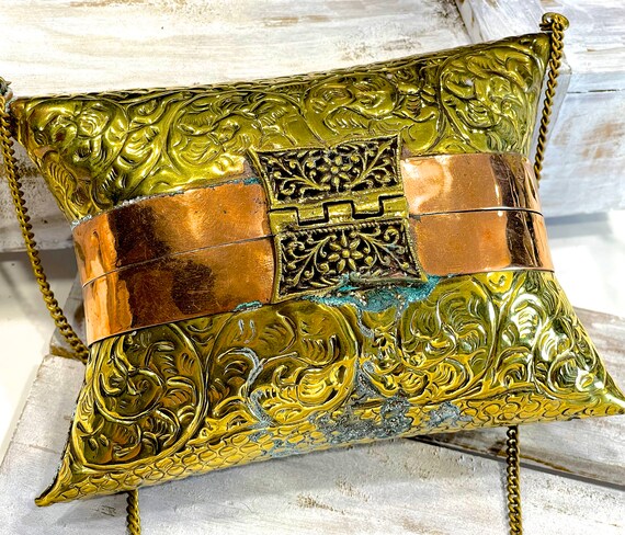 Deadstock VINTAGE: 1970's - Brass Pillow Ornate P… - image 3