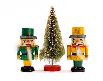 VINTAGE: 2 Hand Painted Wooden Nutcracker Figurines - Soldiers - Christmas Decor - Holidays - SKU Tub-400-00016445