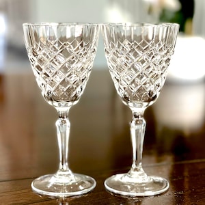 ANCIENNE : 2 pièces - Verres en cristal - toasts, mariages, remise des diplômes, fiançailles, faire-part de naissance - SKU 31-C-00035244