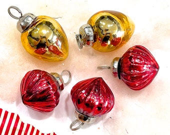 VINTAGE: 5pcs - Small Thick Mercury Glass Ornaments - Mid Weight Kugel Style Christmas Ornaments - Unique Find