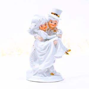 VINTAGE: Porcelain Bride and Groom Figurine - Wedding Figurine - Handcrafted - Hand Painted - Gift Idea - SKU 23-C-00010629