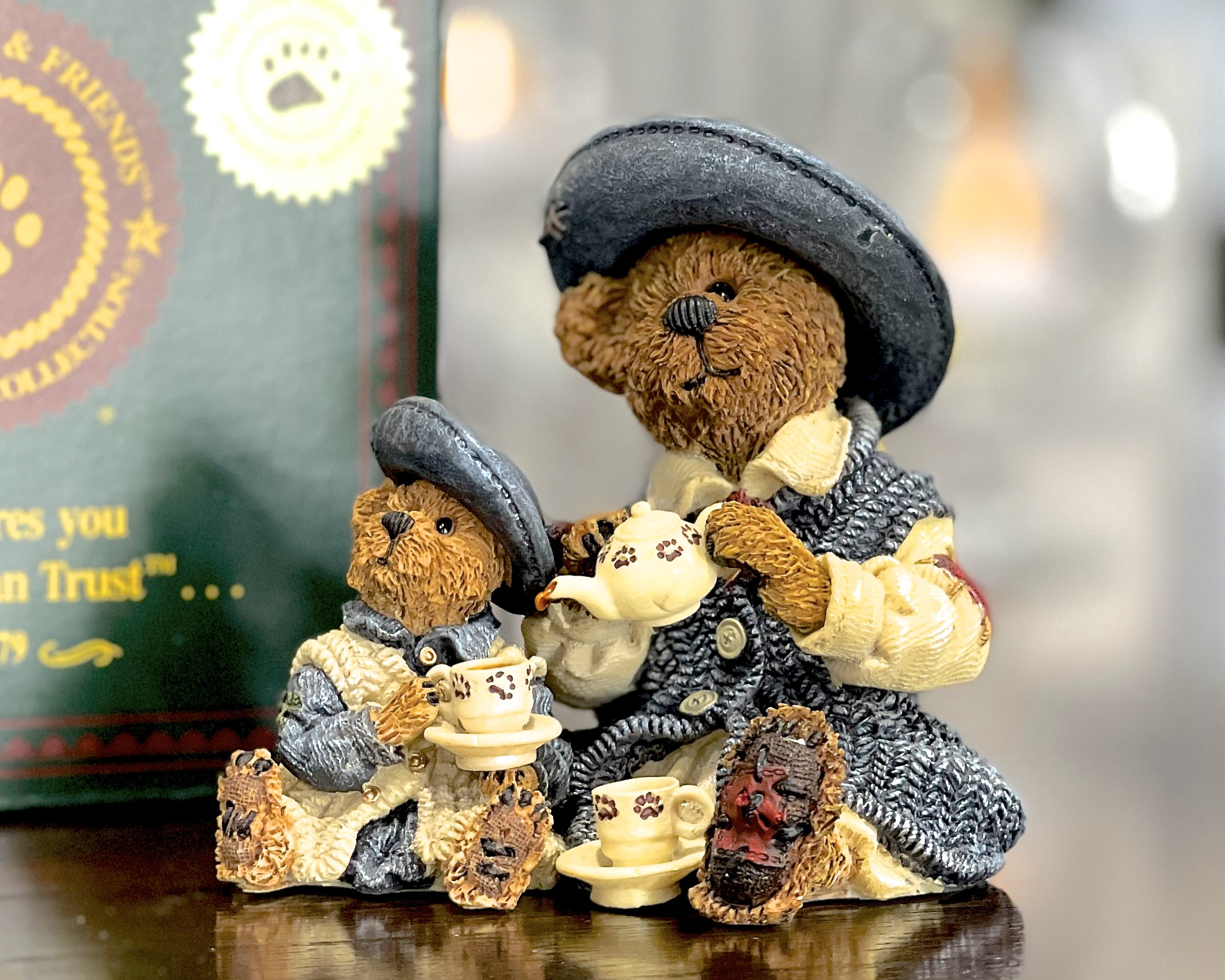 Vintage 1999 Boyds Bears Figurine: 