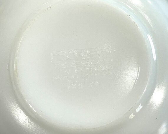 Vintage Pyrex Green Leaf Saucers (set of 4) - Etsy