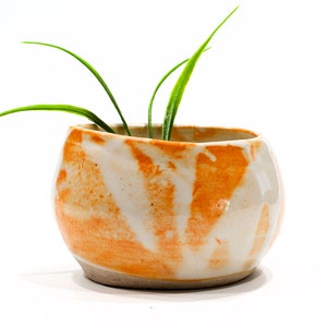 VINTAGE: Signed Handcrafted Studio Pottery by Marilyn R - &quot;Bird Signiture&quot; - Planter - Studio Pot - SKU 27-D-00015515