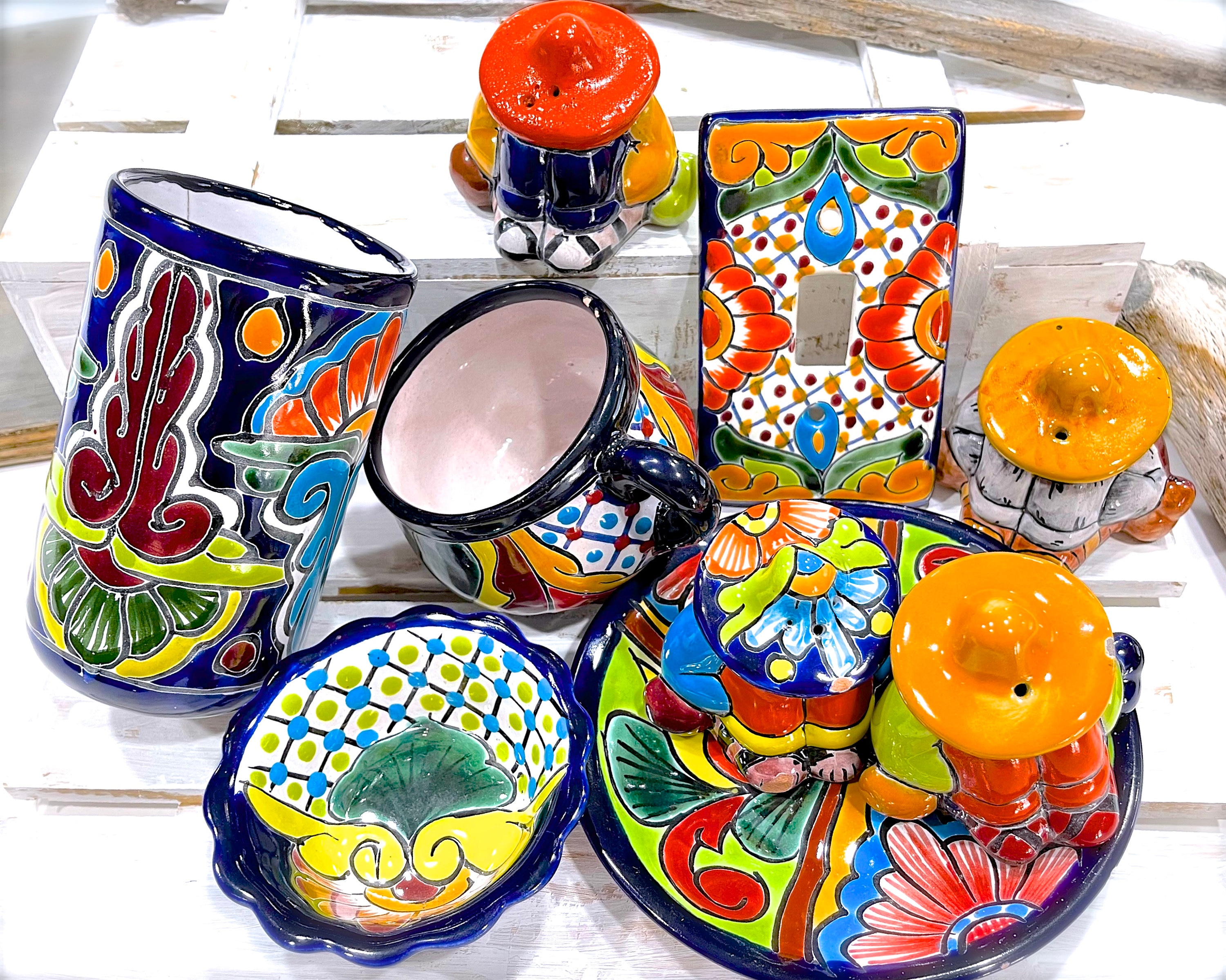 Vintage H Venegas Talavera Pottery Set: Hand-painted Mexican Decor