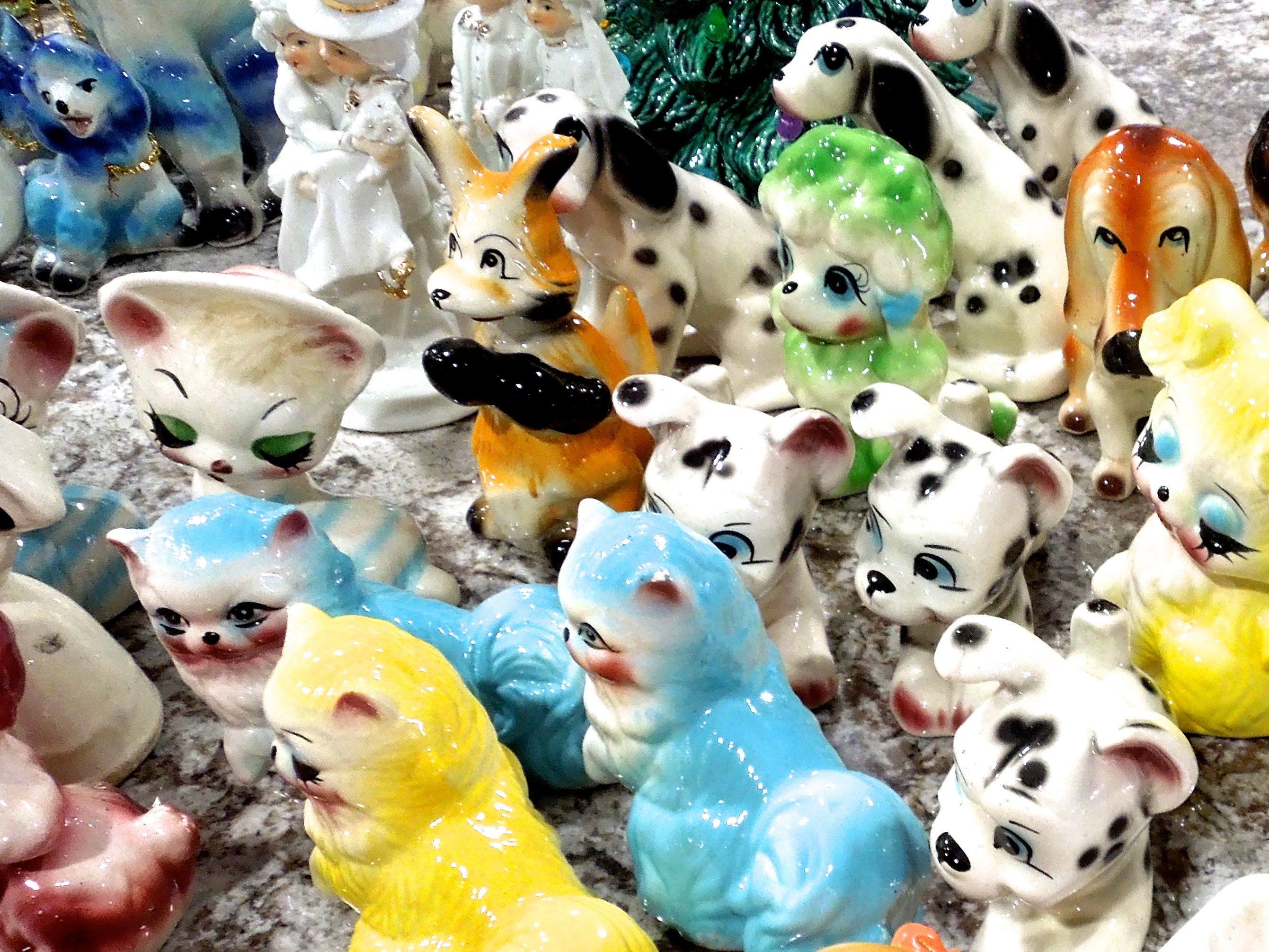 ヴィンテージセラミック製ダルメシアンの子犬の置物 - 手描きセット