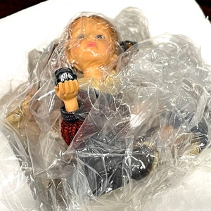 VINTAGE: 1997 Boyds Folkstones Carrie B. Safe... Figurine in Box 36007 Angel Safety Guardian SKU 34-B-00035433 image 3