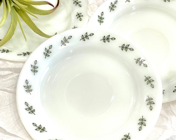 Vintage Pyrex Green Leaf Saucers (set of 4) - Etsy