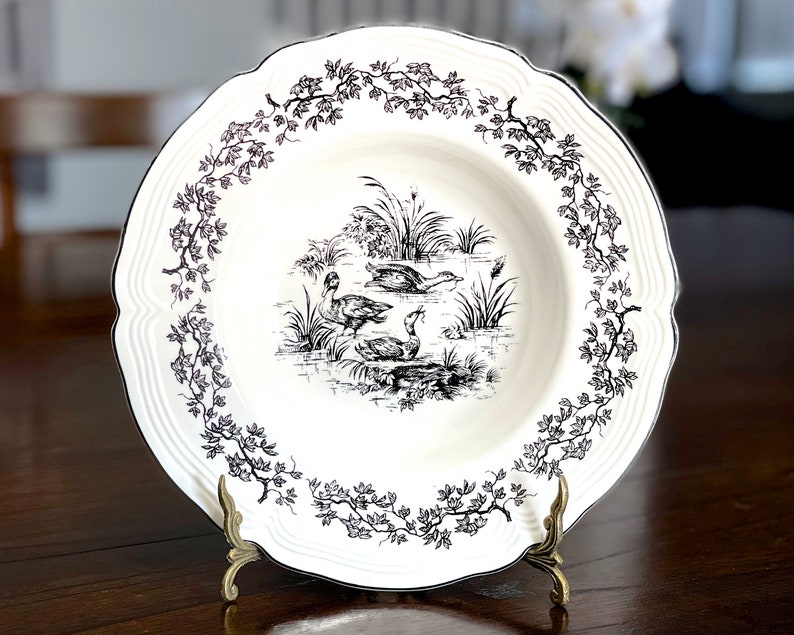 VINTAGE: New England Toile Rimed 9 1/4 Soup Bowl Tabletops Unlimited Replacement, Collecting SKU 36-D-00035181 image 3