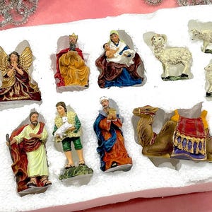 VINTAGE: 10pcs - Hawthorne Village Holy Family and Nativity Figurine Set - Nativity Christmas Tree Collection - Authentic Collectable