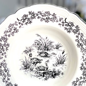 VINTAGE: New England Toile Rimed 9 1/4 Soup Bowl Tabletops Unlimited Replacement, Collecting SKU 36-D-00035181 image 4