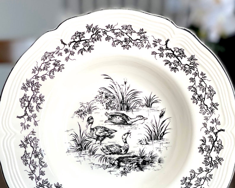 VINTAGE: New England Toile Rimed 9 1/4 Soup Bowl Tabletops Unlimited Replacement, Collecting SKU 36-D-00035181 image 4