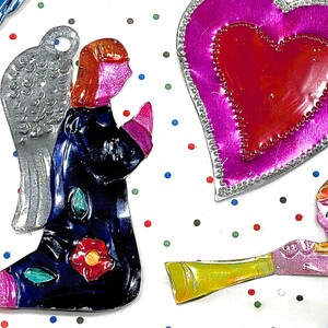 VINTAGE: 5pcs Mexican Folk Art Tin Ornaments Handcrafted Angel Heart Bride Bird Christmas Holiday Mexico Gift Tag image 6