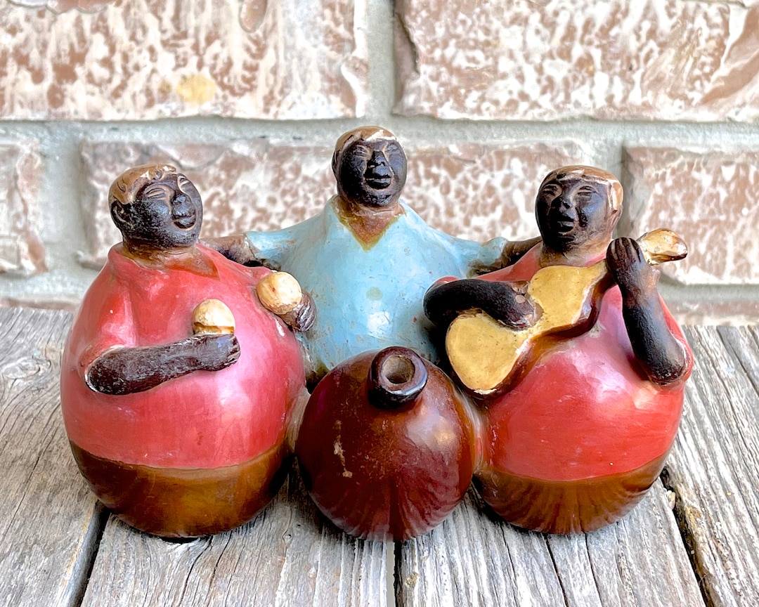 Vintage Chulucanas Pottery Band: Signed Peruvian Folk Art by