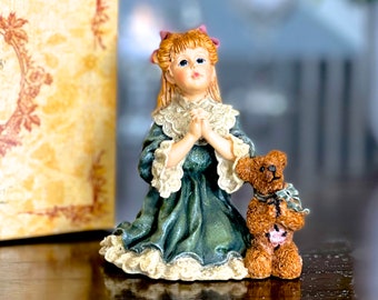 VINTAGE: 1998 - Boyds Bears "Teresa and John...The Prayer" Figurine in Box - Yesterday's Child - #3531 - Praying - NIB - SKU 35-C-00035406