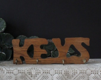 Gancho de llave de madera vintage - Llave de palabra tallada - Pantalla decorativa de la llave retro / Almacenamiento