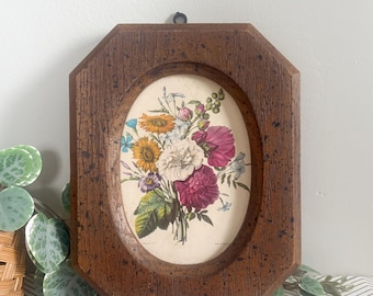 Lámina floral vintage enmarcada / Arte mural floral silvestre colorido en marco de plástico de imitación madera
