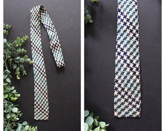 Vintage 1940's Men's Necktie - Blue Black White Houndstooth - Men's Fancy Suit TIe - Mid Century Dress Square Tie - Head Scarf / Wrap