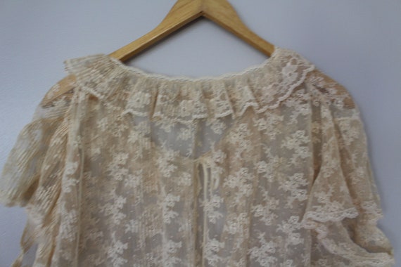 Vintage Sheer Ivory Lace Cover Up / Wrap - Short … - image 7