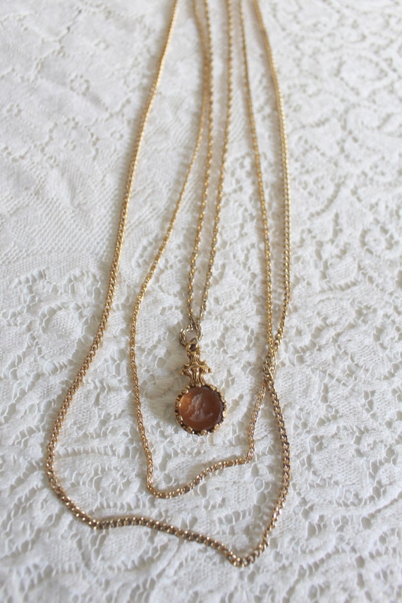 Vintage Amber Colored Cameo Layered Necklace | Go… - image 2