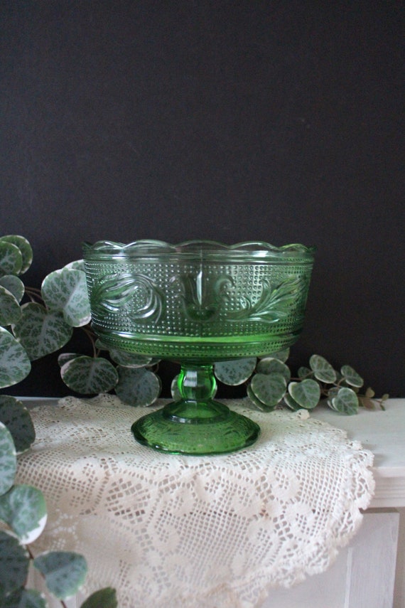 Vintage Grüne Depression Glasschale | Gold Runde Sockel Basis | Erhöhter dekorativer Konfektteller | Nuss Vorratsbehälter Behälter