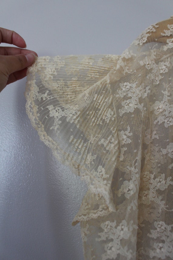 Vintage Sheer Ivory Lace Cover Up / Wrap - Short … - image 5