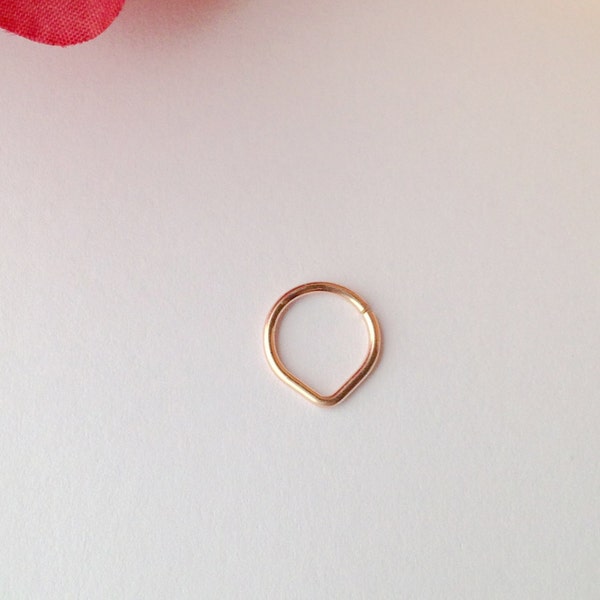 Anneau de septum triangulaire, anneau de septum en or rose.