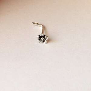 Flower Nose Stud. 20 gauge. image 1