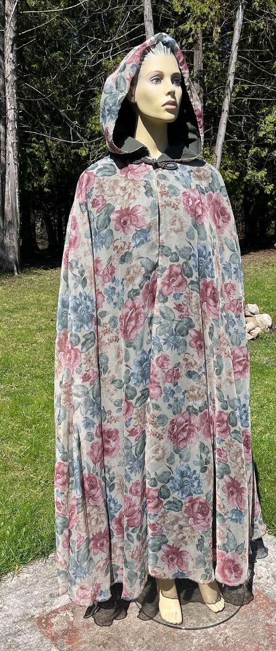 Vintage Handmade Full Length Floral Hooded Cape/c… - image 3