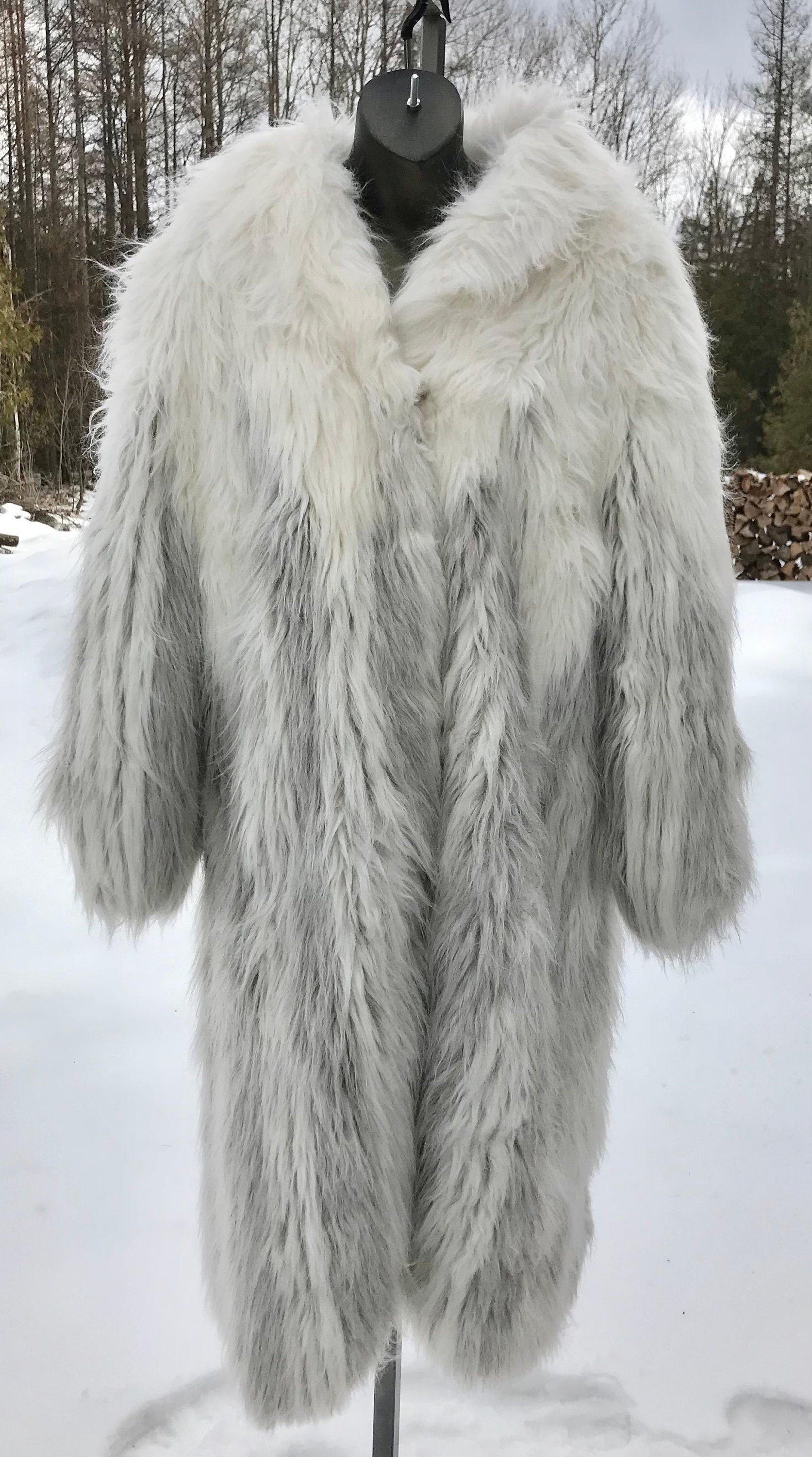UND TEXTURE ART FLOWER SHAGGY COAT