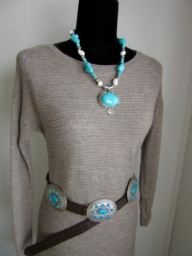 Country Western white Jade and turquoise Howlite necklace