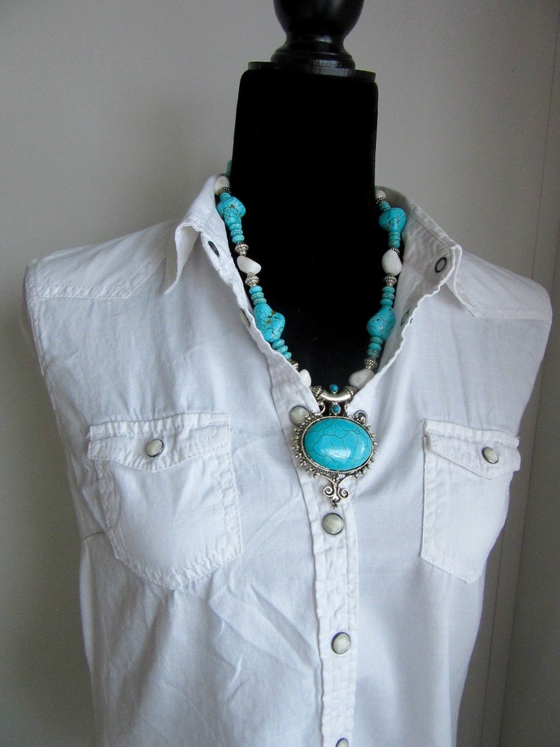 Country Western white Jade and turquoise Howlite necklace