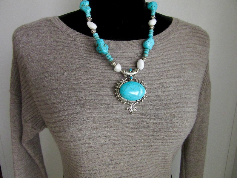 Country Western white Jade and turquoise Howlite necklace