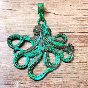 PBE08: Vintaj Patina Octopus Pendant Jade/Verdigris/Bronze image 2