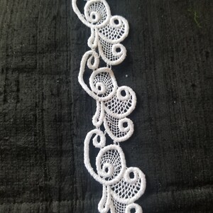 Vintage white venise lace (#93)