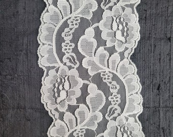 Vintage netted lace ivory, 5" wide