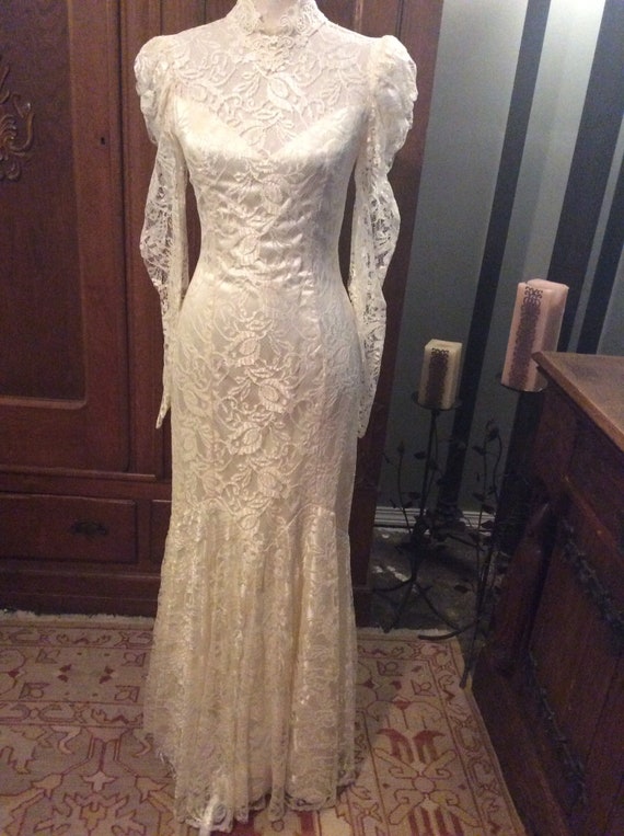 1982 Custom Ivory Spider Web Lace Gown C 9 Etsy
