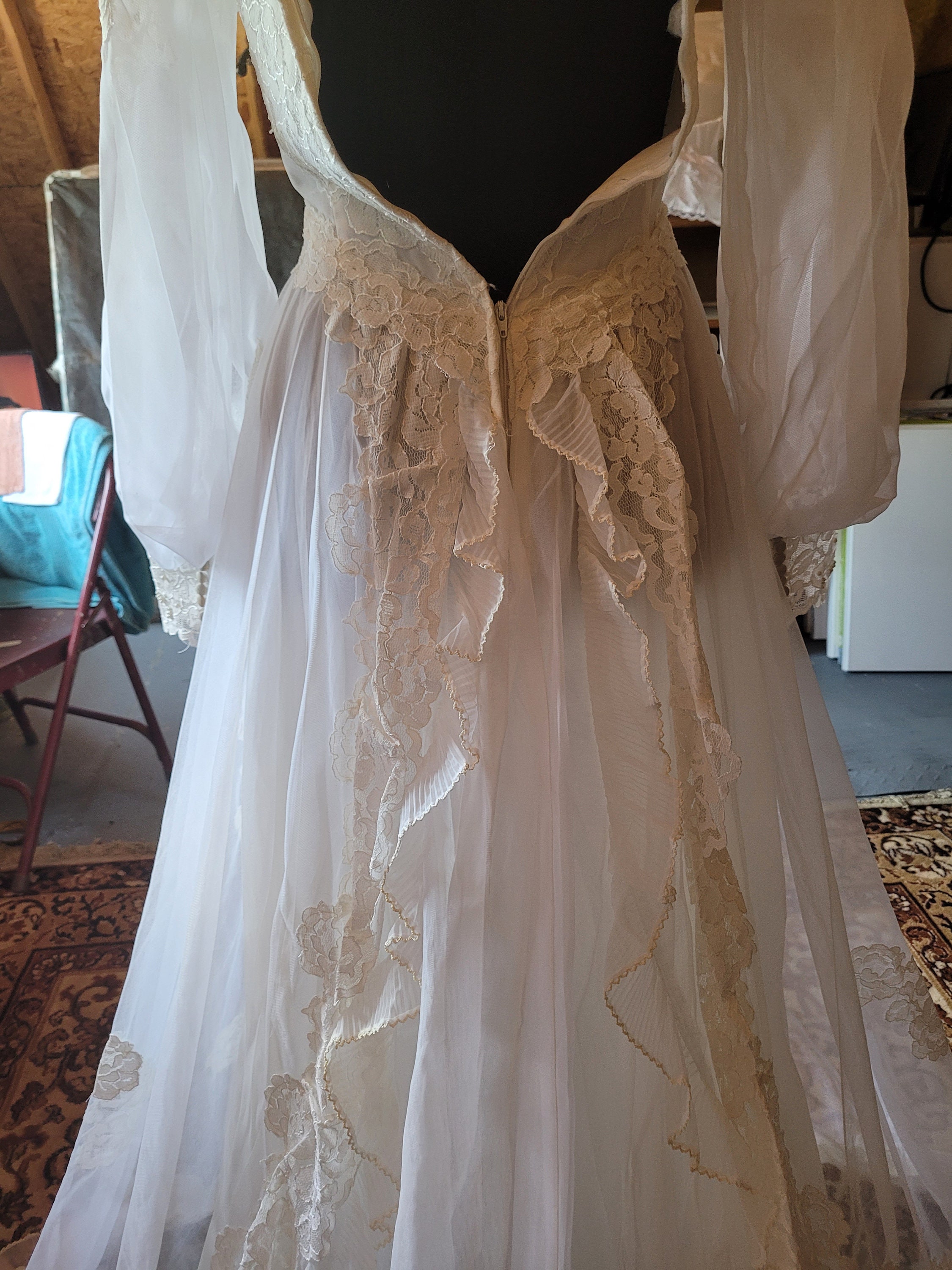 Vintage Alfred Angelo Wedding Gown [c.1975] (B-6) SX, See