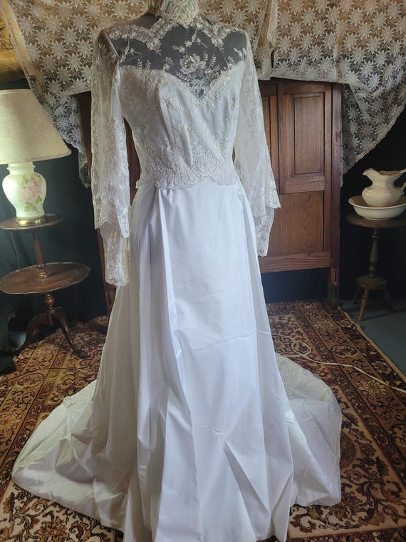 Vintage Bianchi wedding dress [c. 1974] (H-3)