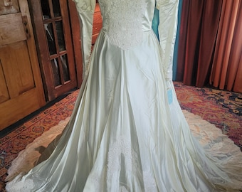 Outstanding 1980's satin wedding gown (RK-3b)