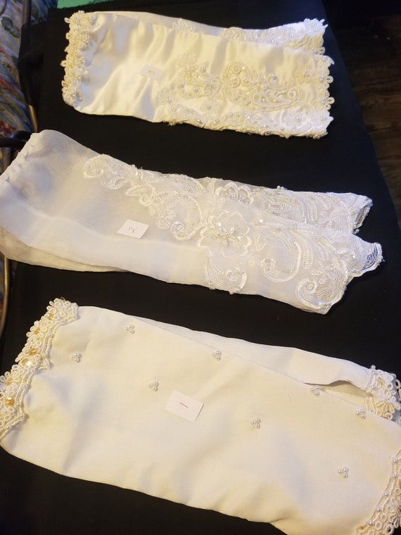 Set of 3 pairs of vintage bridal gauntlets 70's-8… - image 1