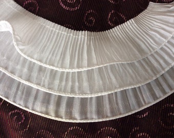 Vintage white 3-tiered fluted ruffle trim (#25)