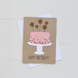 Carte de gâteau funfetti de joyeux anniversaire