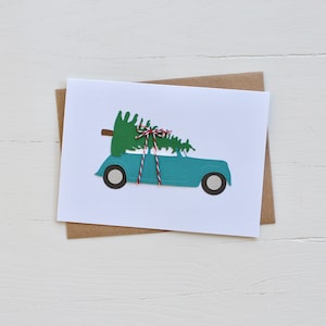 Carte Voiture rétro avec sapin de Noël