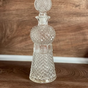 Old whiskey bottle - Old bottle - Vintage whiskey bottle - Old glass bottle - Bottle for alcohol - Vintage glass carafe - Antique crystal